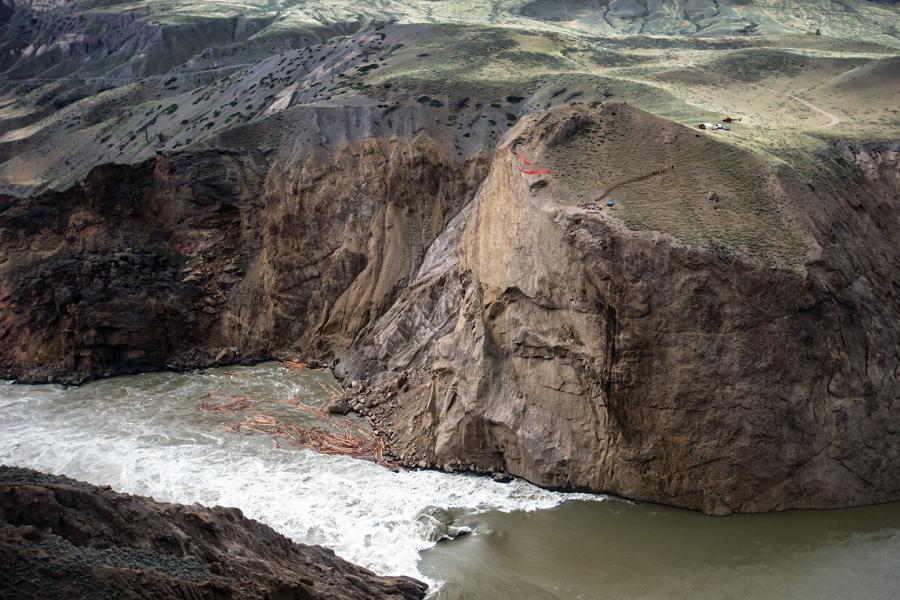 Photo: THE CANADIAN PRESS/DARRYL DYCK Aerial shot of the big bar land slide in fraser river
